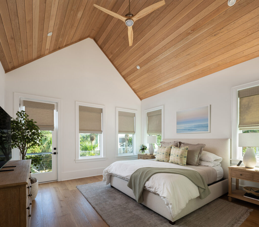 bedroom with high vaulted ceiling - architect for residential